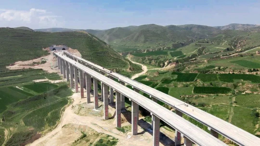 山西省朔城至神池段高速公路采用上海世界杯官方网页版系列产品作为安全保障坚实后盾(图1)